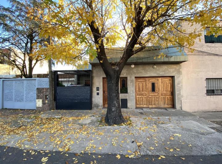 Casa · 99m² · 4 Ambientes · 1 Cochera