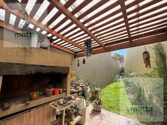 Casa · 175m² · 6 Ambientes · 1 Cochera