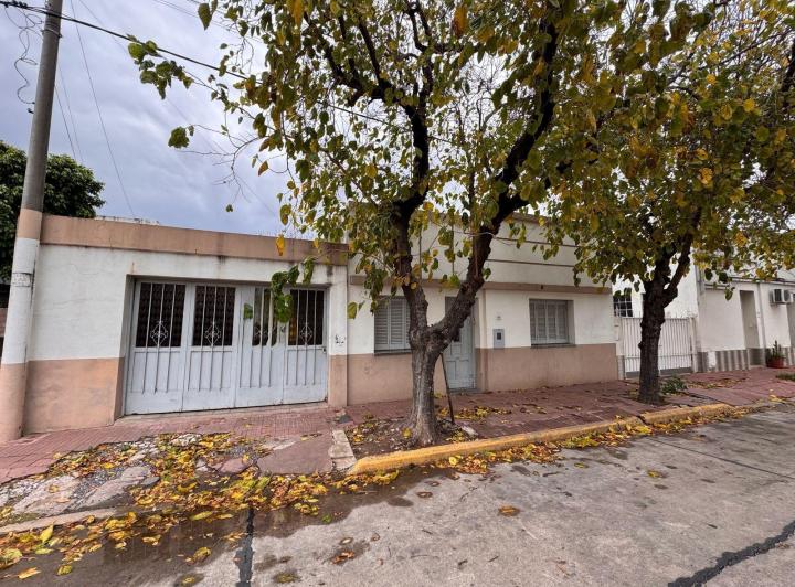Casa · 128m² · 2 Dormitorios · 2 Cocheras