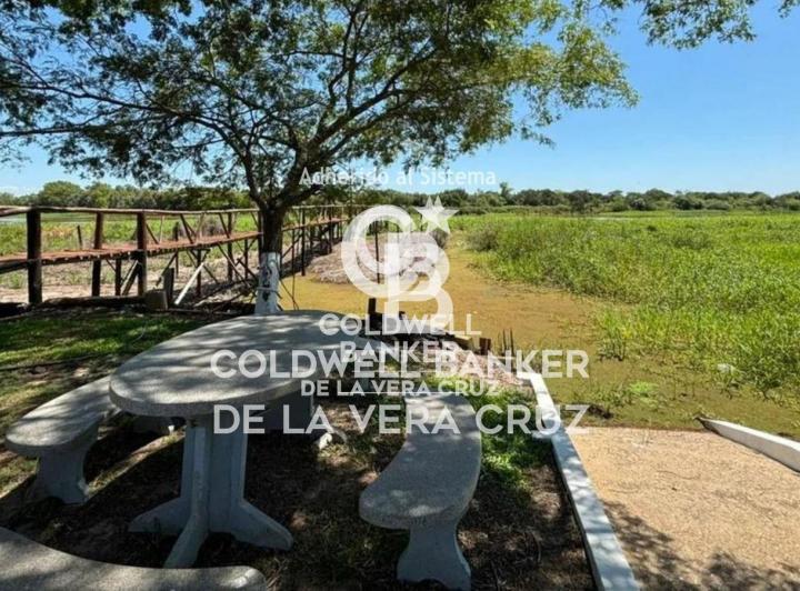 Casa · 236m² · 4 Ambientes · 2 Cocheras