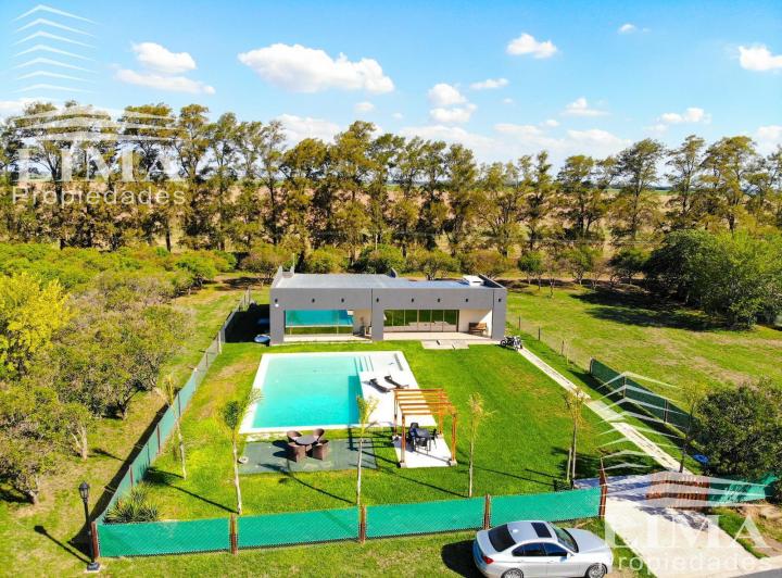 Casa · 198m² · 5 Ambientes · 2 Cocheras