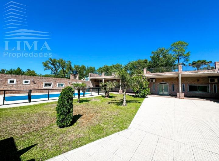 Casa · 332m² · 7 Ambientes · 2 Cocheras