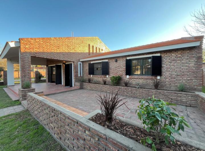 Casa · 145m² · 6 Ambientes · 1 Cochera