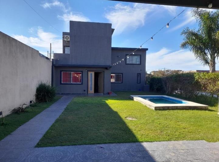 Casa · 100m² · 5 Ambientes · 2 Cocheras