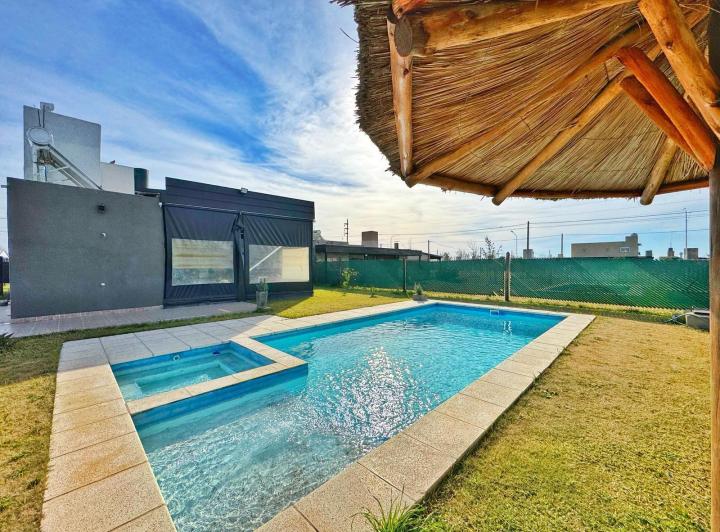Casa · 152m² · 4 Ambientes · 2 Cocheras