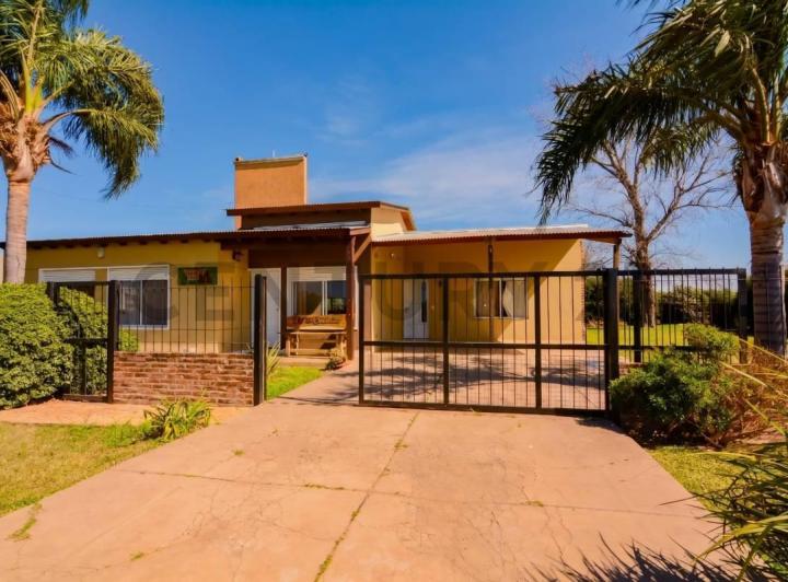 Casa · 121m² · 5 Ambientes · 2 Cocheras