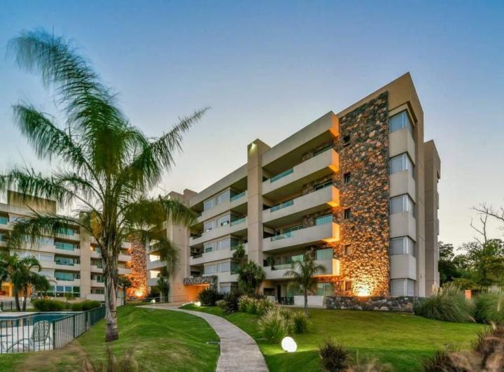 Departamento · 170m² · 6 Ambientes · 1 Cochera