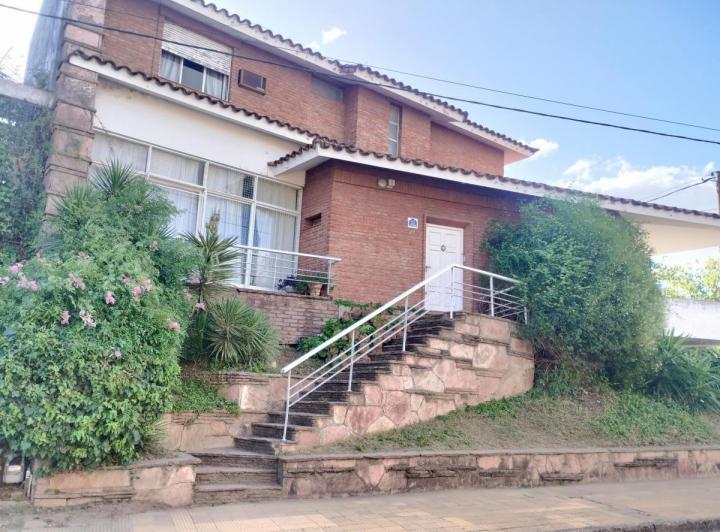 Casa · 247m² · 3 Dormitorios