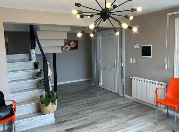 Casa · 170m² · 6 Ambientes · 2 Cocheras