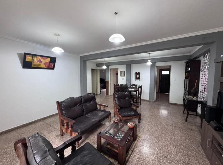 Casa · 120m² · 5 Ambientes · 1 Cochera