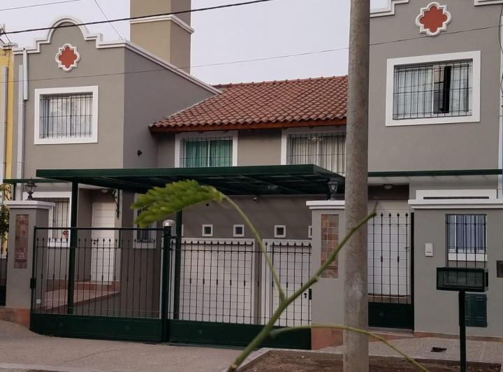Casa · 126m² · 4 Ambientes · 1 Cochera