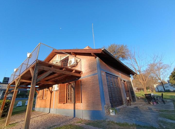 Casa · 110m² · 6 Ambientes · 2 Cocheras