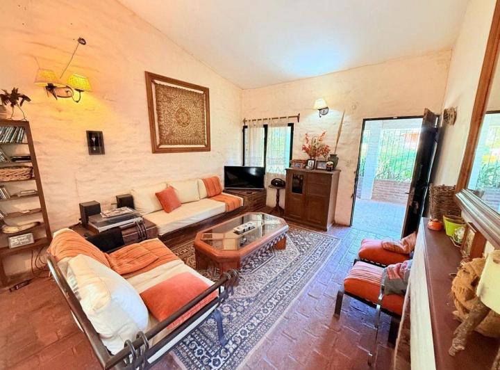 Casa · 308m² · 4 Ambientes · 2 Cocheras