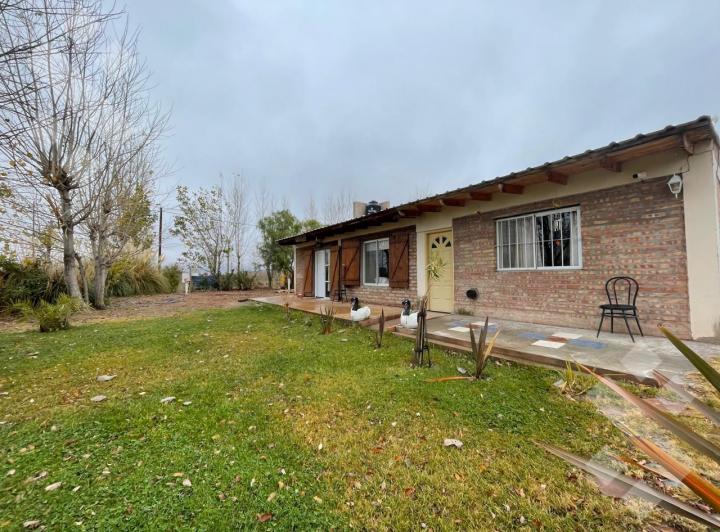 Casa · 870m² · 5 Ambientes · 2 Cocheras