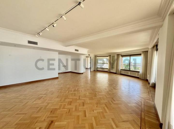Departamento · 319m² · 7 Ambientes · 2 Cocheras