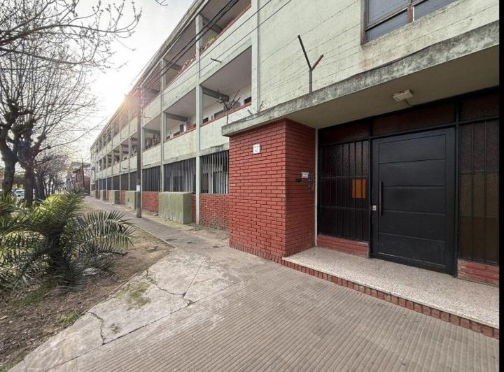 Departamento · 49m² · 4 Ambientes · 1 Cochera