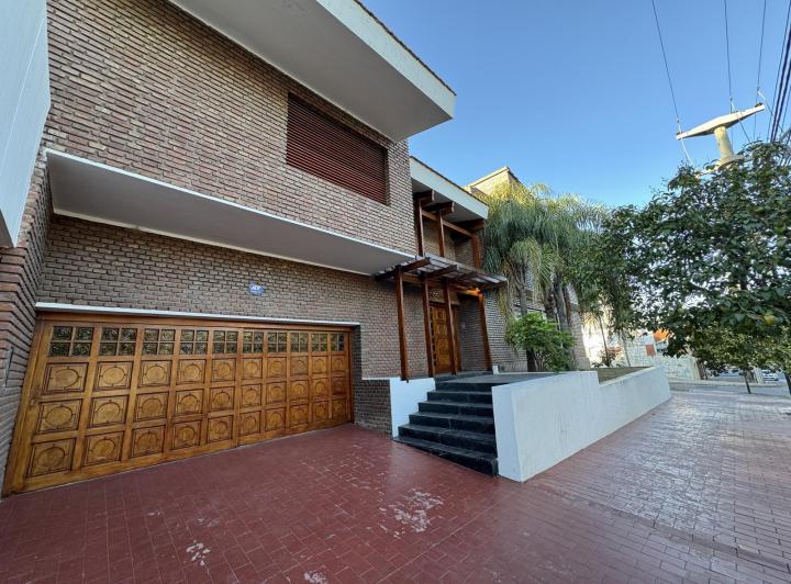 Casa · 522m² · 7 Ambientes · 2 Cocheras