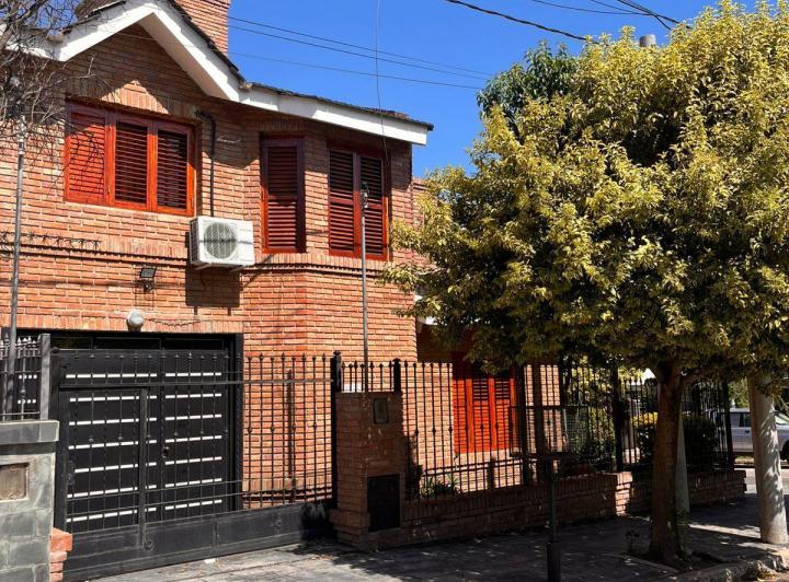 Casa · 134m² · 5 Ambientes