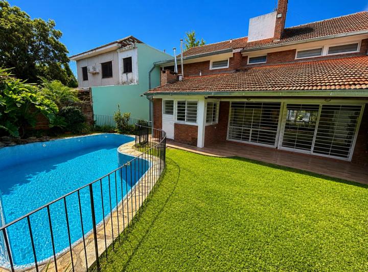 Casa · 250m² · 6 Ambientes · 1 Cochera
