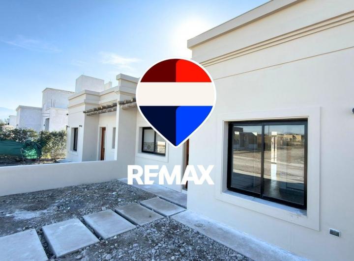 Casa · 85m² · 3 Ambientes · 2 Cocheras