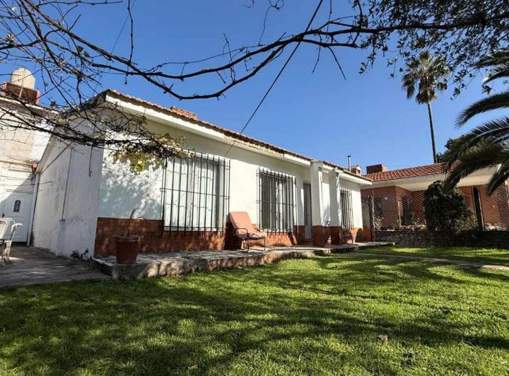 Casa · 350m² · 12 Ambientes · 3 Cocheras