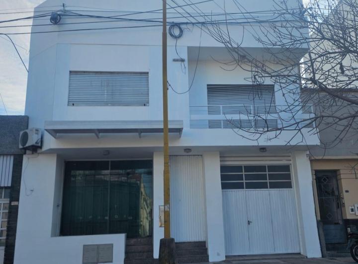 Casa · 368m² · 4 Ambientes · 1 Cochera