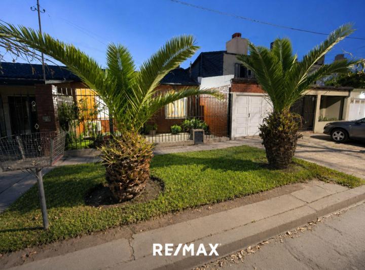 Casa · 73m² · 5 Ambientes · 1 Cochera