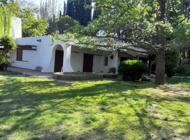 Casa · 274m² · 4 Dormitorios