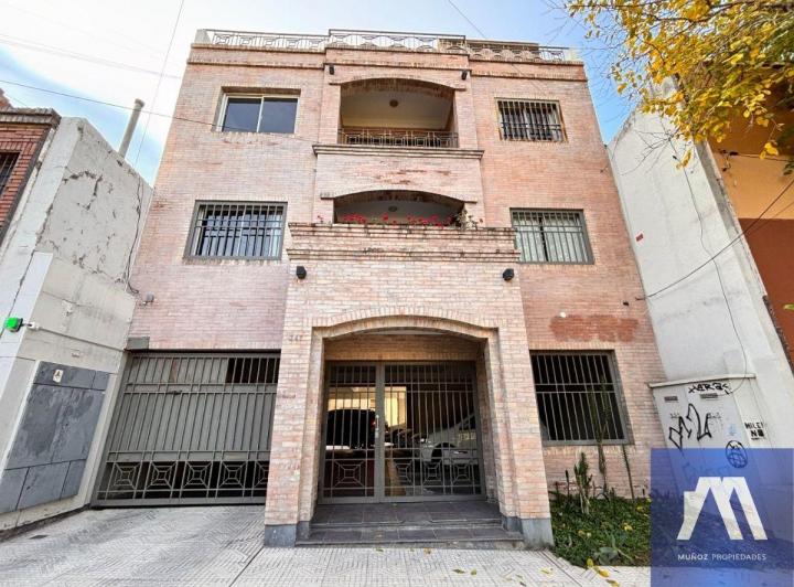 Departamento · 80m² · 2 Ambientes · 1 Cochera