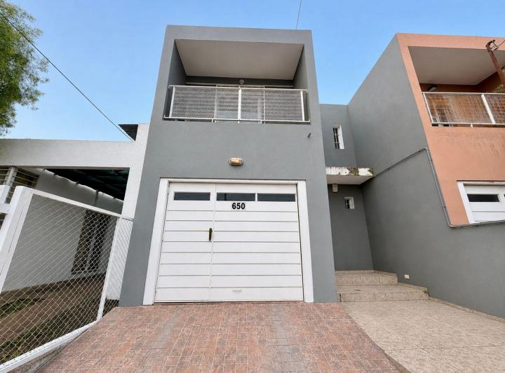Casa · 99m² · 4 Ambientes · 1 Cochera