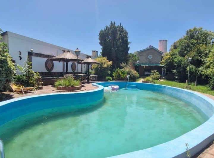Casa · 140m² · 6 Ambientes · 3 Cocheras