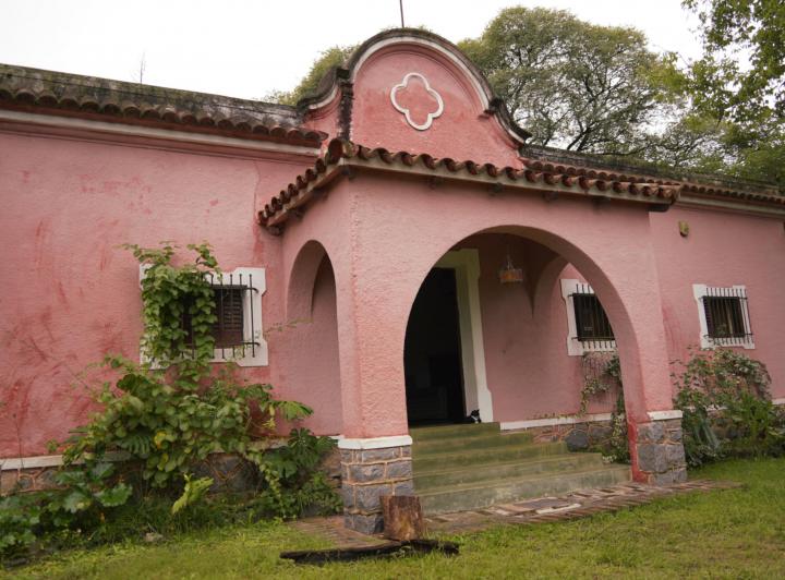 Casa · 140m² · 9 Ambientes · 1 Cochera