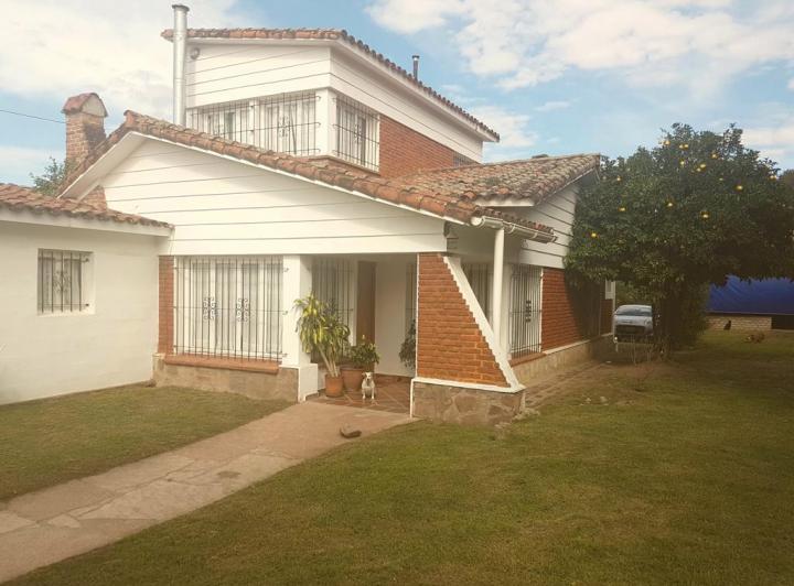 Casa · 180m² · 5 Ambientes · 1 Cochera