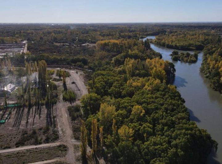 Terreno · 901m²