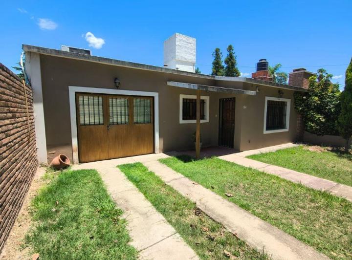 Casa · 92m² · 5 Ambientes · 1 Cochera