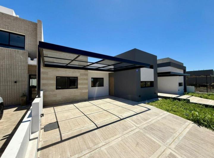 Casa · 135m² · 5 Ambientes · 2 Cocheras