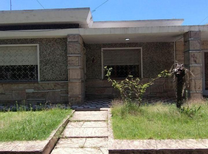 Casa · 181m² · 8 Ambientes · 1 Cochera