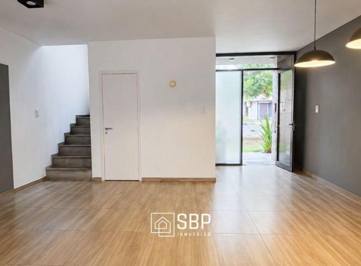 Casa · 120m² · 5 Ambientes · 1 Cochera