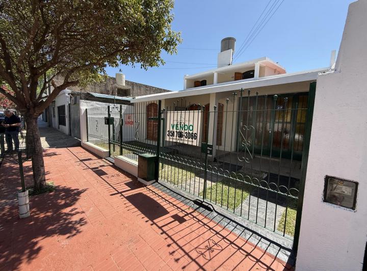 Casa · 191m² · 5 Ambientes · 3 Cocheras