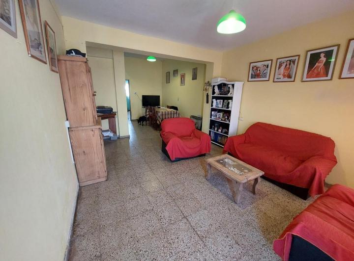 Casa · 164m² · 11 Ambientes · 1 Cochera