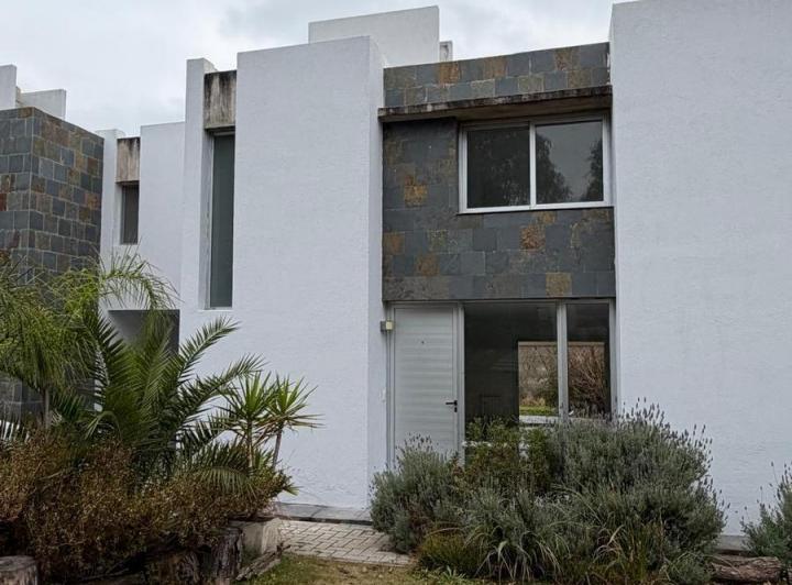 Casa · 150m² · 3 Dormitorios · 2 Cocheras