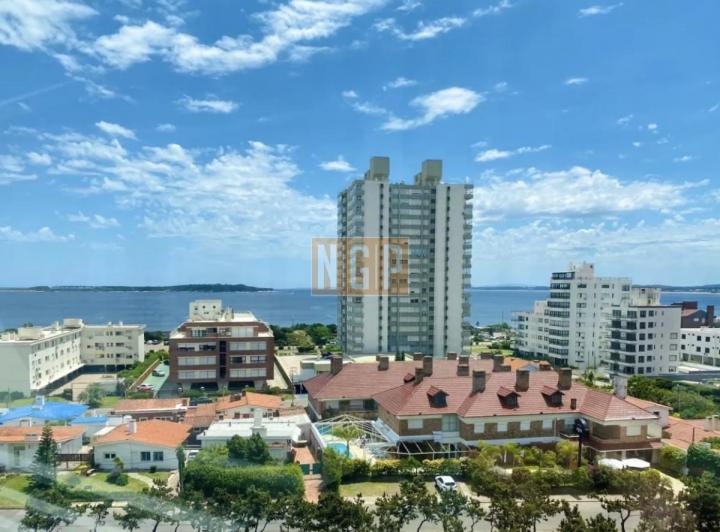 Departamento · 130m² · 4 Ambientes · 1 Cochera