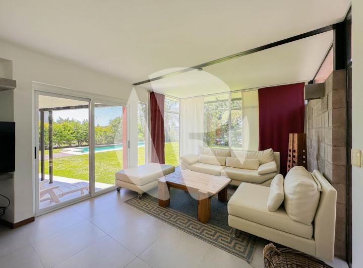 Casa · 170m² · 5 Ambientes · 2 Cocheras
