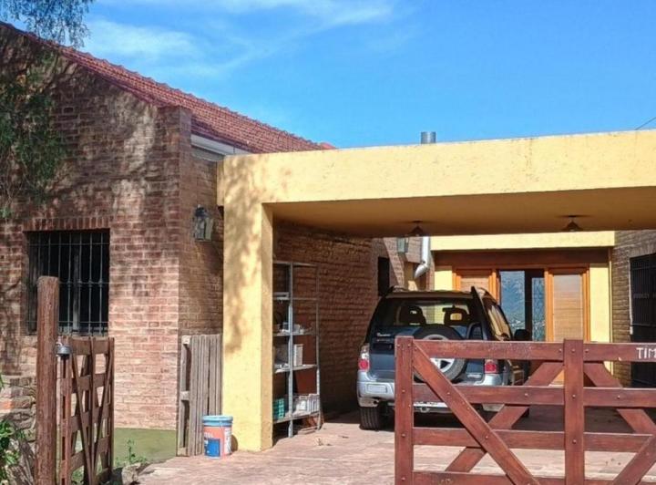 Casa · 233m² · 4 Ambientes · 2 Cocheras