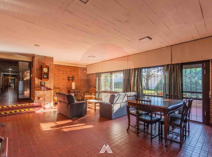 Casa · 649m² · 20 Ambientes · 3 Cocheras