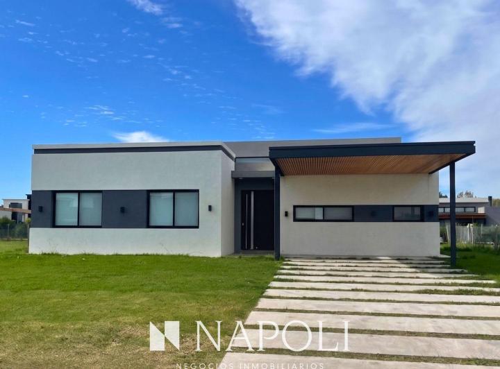 Casa · 146m² · 4 Ambientes · 1 Cochera