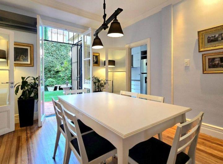 Casa · 150m² · 6 Ambientes · 1 Cochera