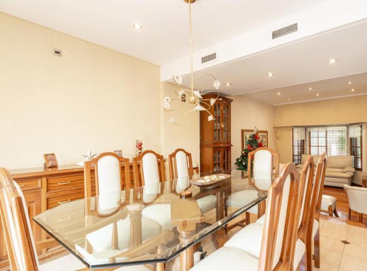 Casa · 243m² · 5 Ambientes