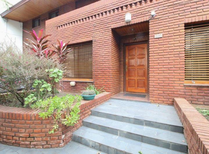 Casa · 259m² · 6 Ambientes · 2 Cocheras