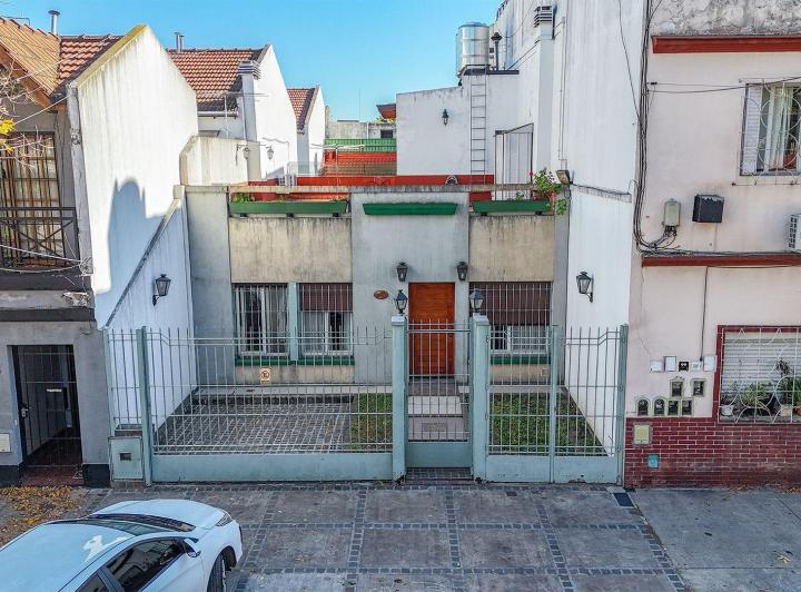 Casa · 140m² · 4 Ambientes · 2 Cocheras